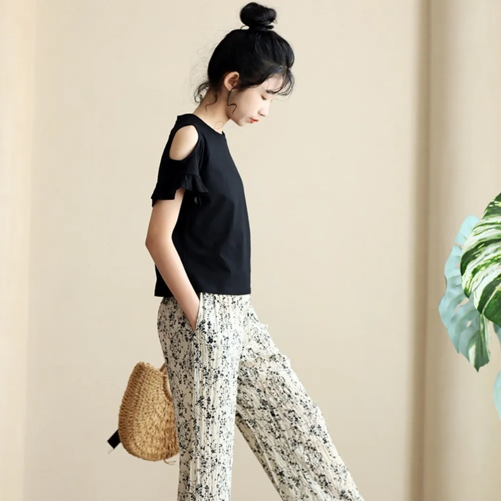 碎花喇叭裤/ 露肩上衣 Floral Flared Pants/ Cutout Tops