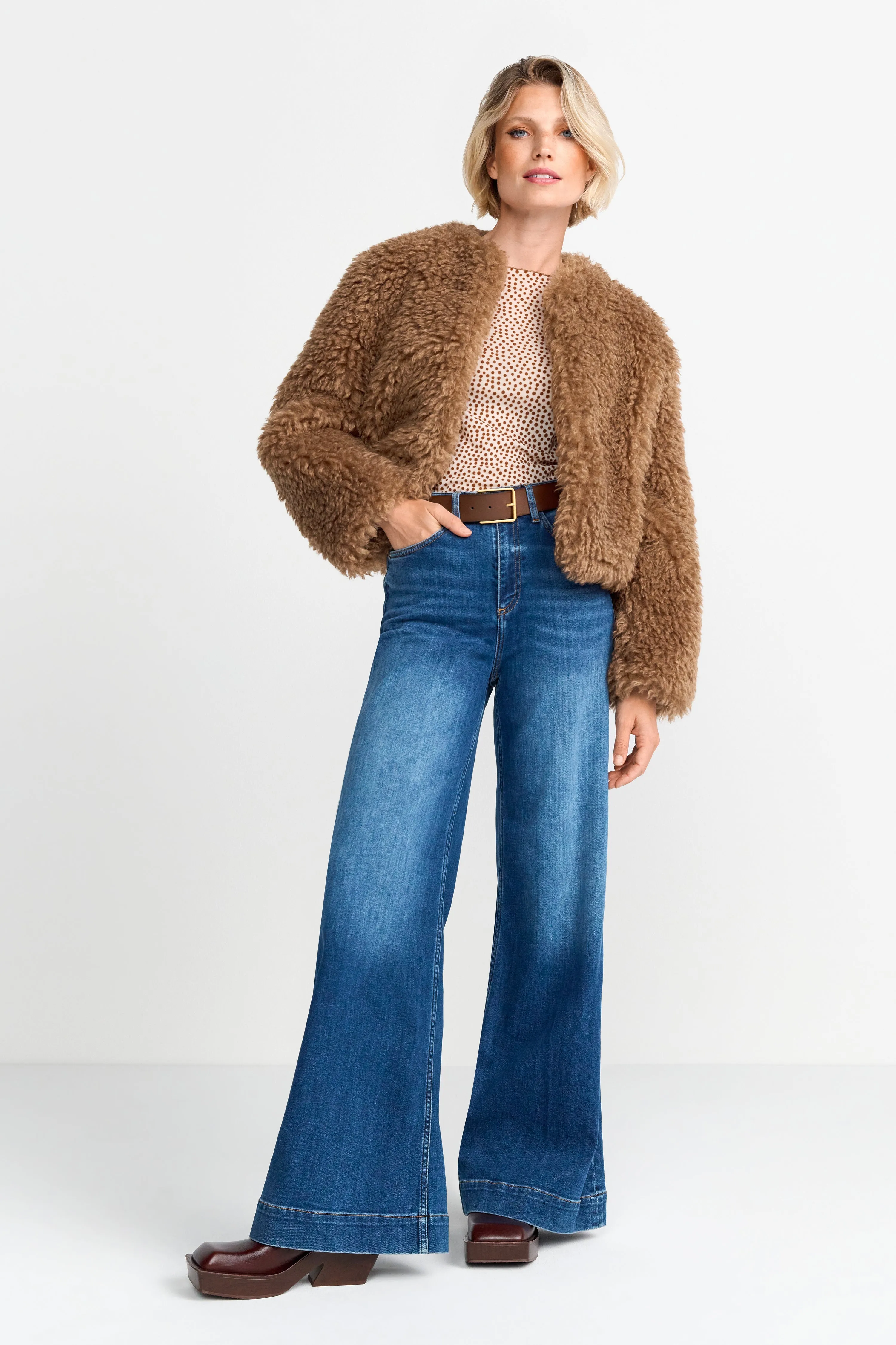 RICH&ROYAL CROPPED FAKE FUR JACKET CARAMEL 2409-876
